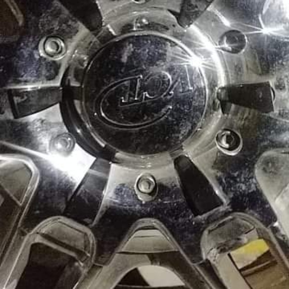 VCT 22" RIMS W/TIRES - Picture 4 of 5